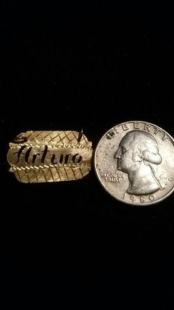 10k gold Arturo name pendant