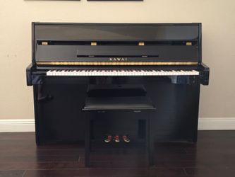 Kawai K-15E Upright Piano - Polished Ebony - Excellent Condition- Includes Matching Bench