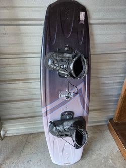 Liquid Force Omega 135 Wakeboard with Index Bindings
