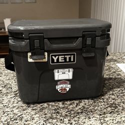 Yeti Lunch Box/Cooler