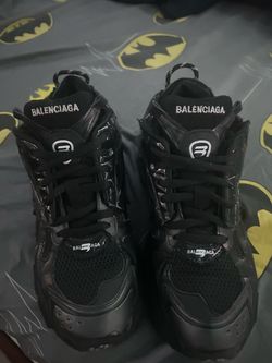 black balenciaga runners size 42