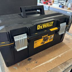 DeWalt 23” Tool Box 