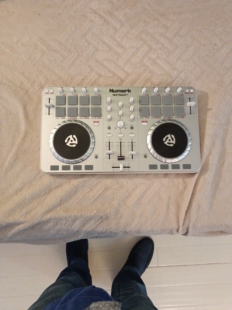 Newmark Mixtrack II.