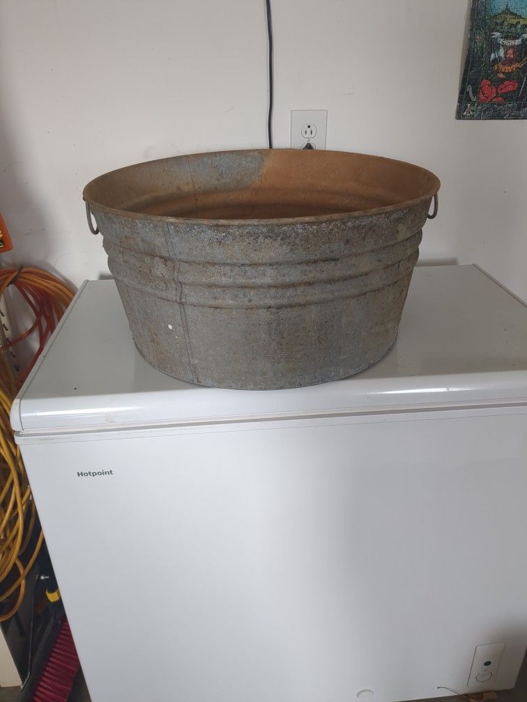 Vintage Galvanized Wash Tub