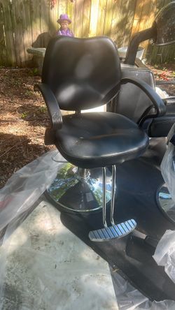 Salon Chairs /dryer