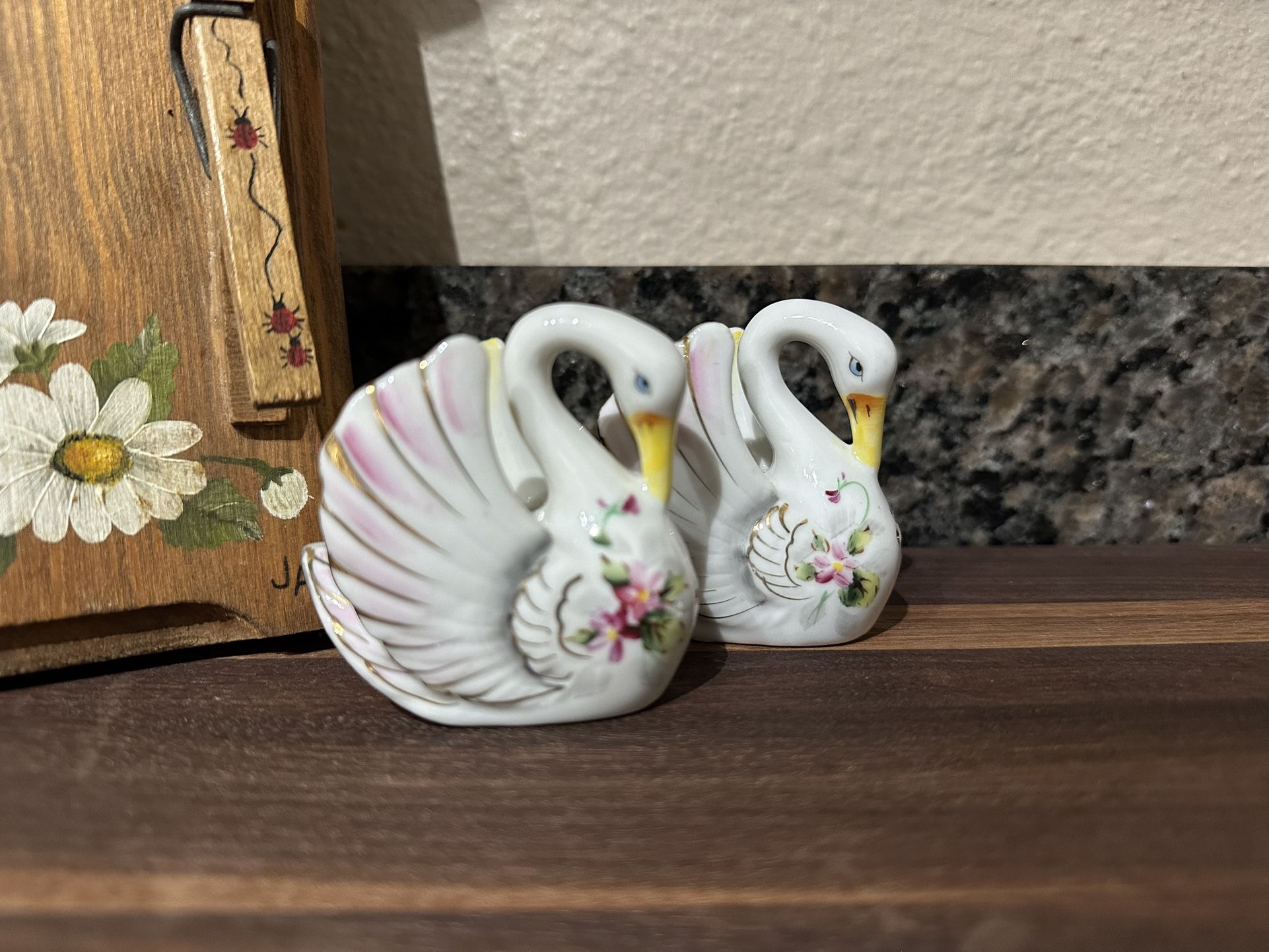 Vintage swan salt and pepper shakers
