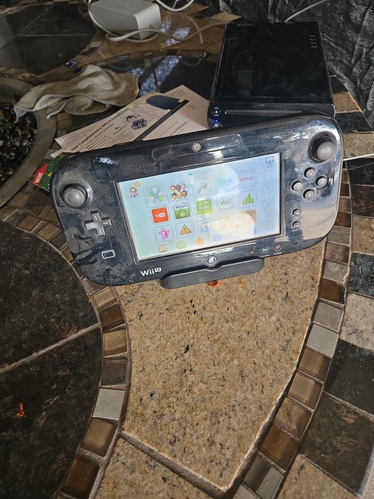 Nintendo wii U Console And Pad 
