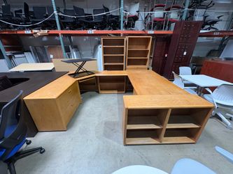 Office Desk with Upper and Lower Storage ! Bookshelves includes