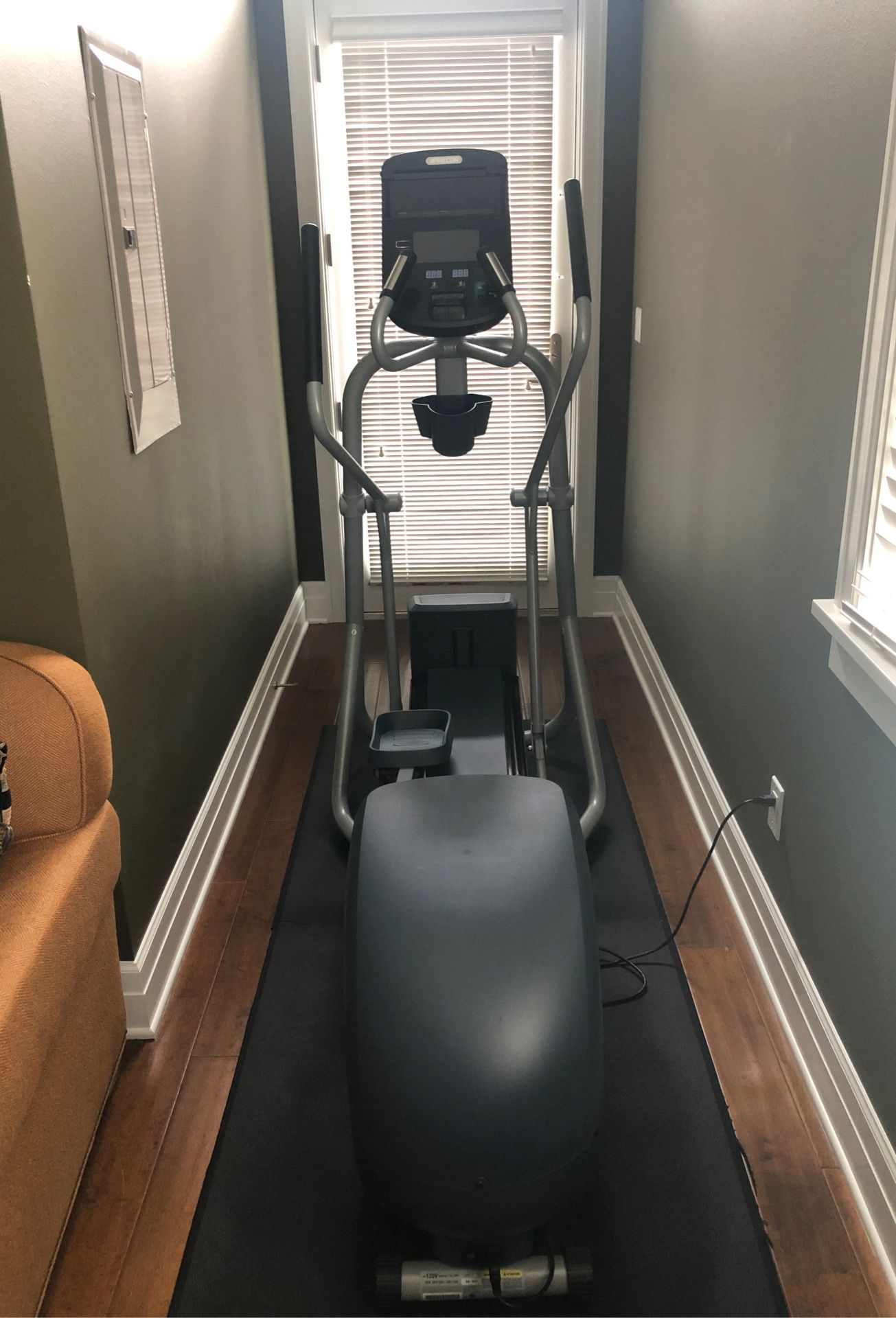 Precor EFX 447 Precision Series Elliptical Crosstrainer