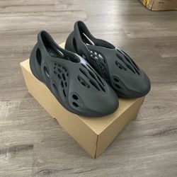 Adidas Yeezy Foam RNR Carbon