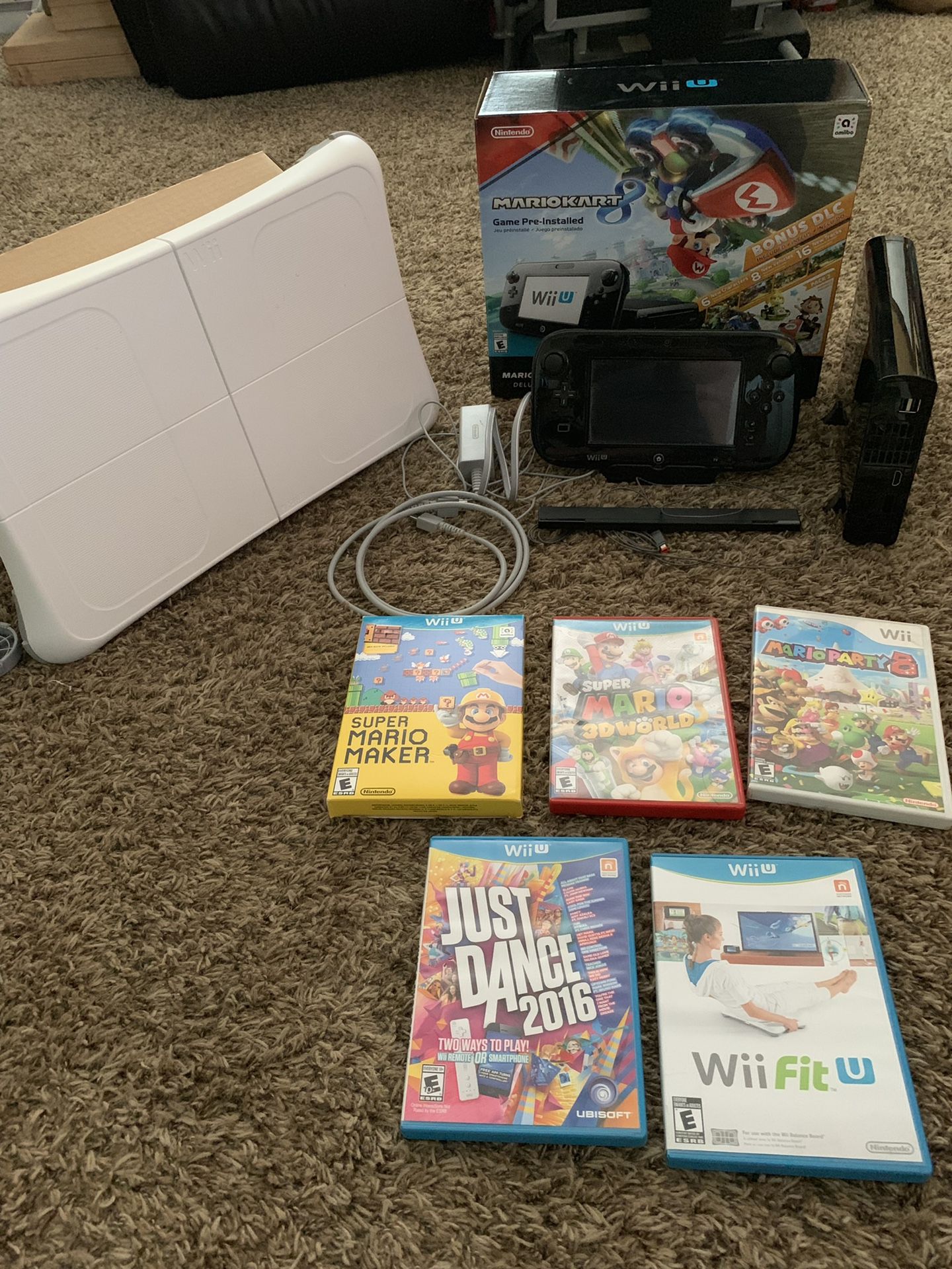 Nintendo Wii U Mario Kart 8 deluxe set with extra games