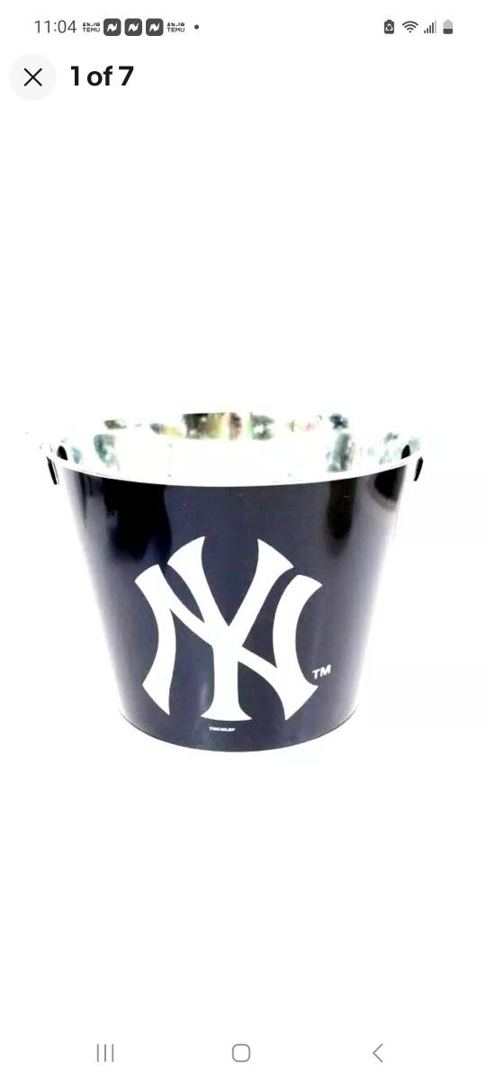 By yankees Beverage Bucket