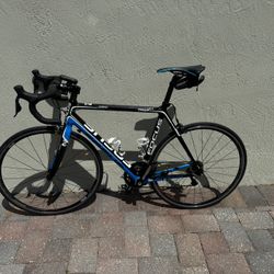 Focus Cayo Carbon Fiber Road Bike W/ Trainer 