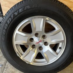 SET OF 4 WHEELS & TIRES 🌟GOOD CONDITION 🌟 AVAILABLE FOR IMMEDIATE PICK UP IN SANTA ANA 🌟