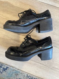 9 &CO PATENT LEATHER LOAFERS