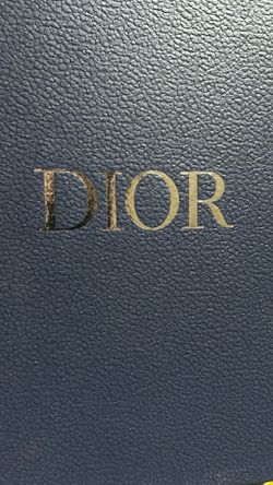 Christian Dior B22