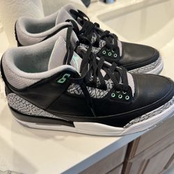 Jordan 3  retro green glow Sz11