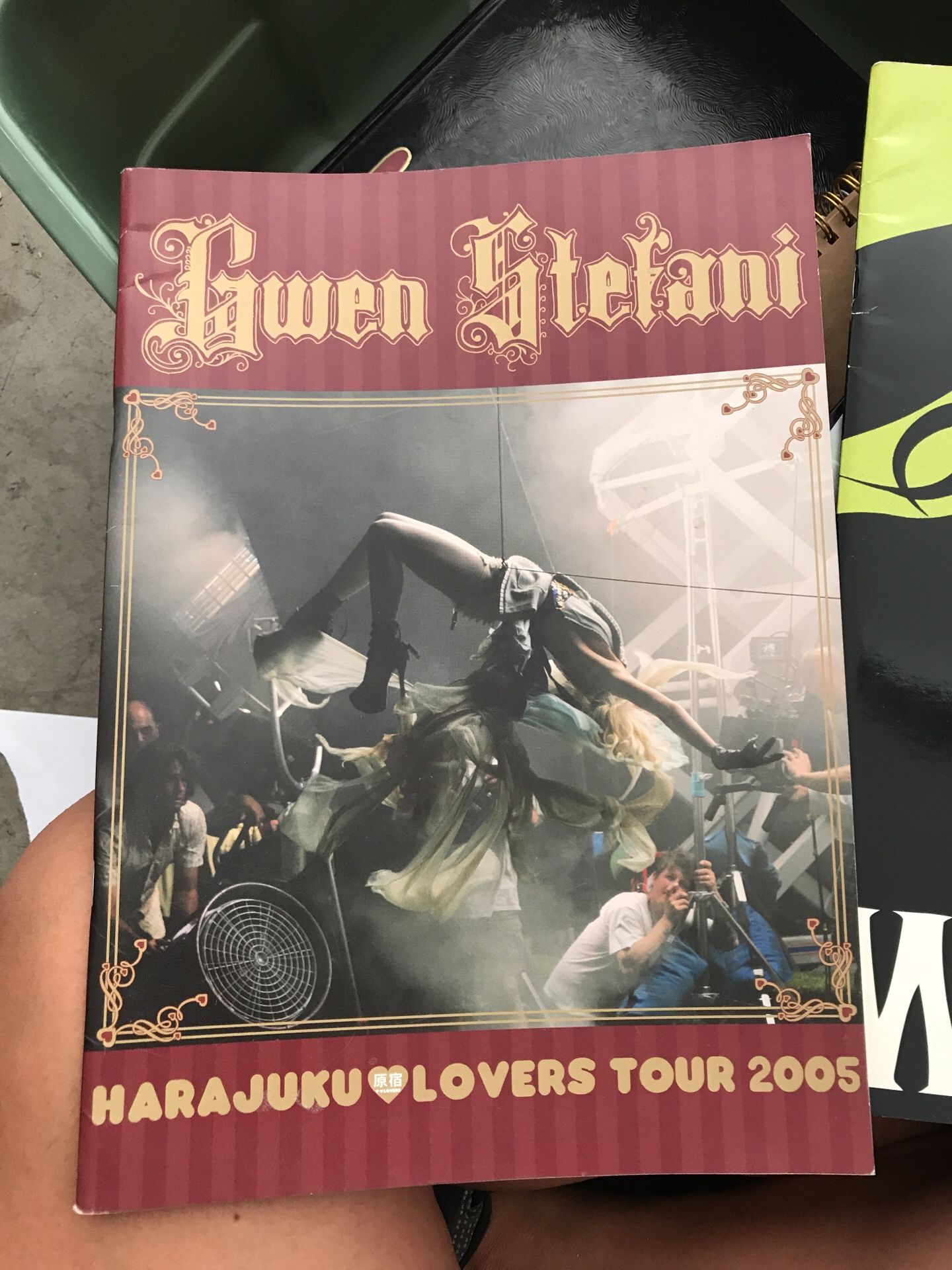 Gwen stefani harajuku lovers tour 2005 book