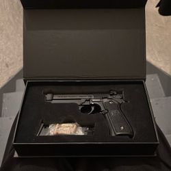 Alloy Army 1:2 Beretta Replica
