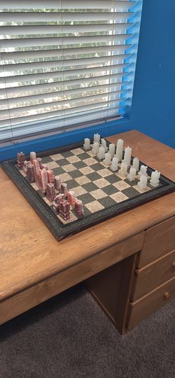 Onyx Aztec Chess set