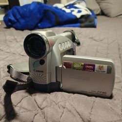 Canon ZR40 Digital Video Camcorder missing charger
