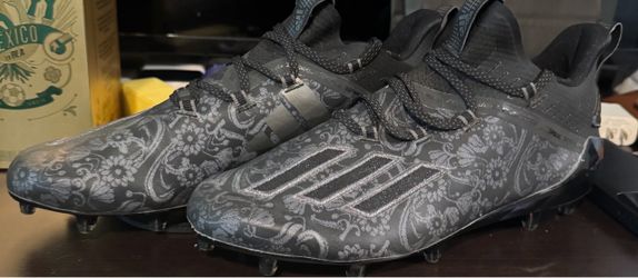 Football cleats size 10