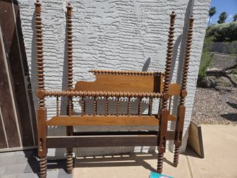 Antique Spindle Bed Full