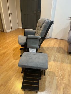 Rocking chair like new!!