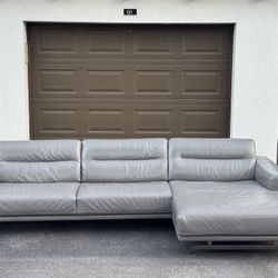 🛋️ Couch/Sofa Sectional - Leather - Natuzzi - Like New - Delivery Available 🚛