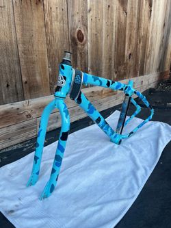 Big flyer camo light blue frameset