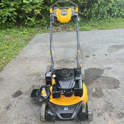 Cub Casey Self Propelled Mower With Electric Start