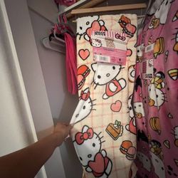 Hello Kitty Blanket