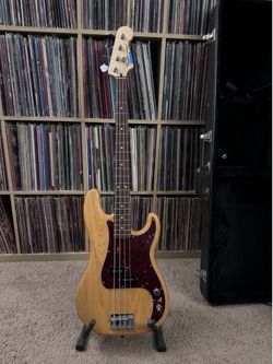 Fender P Bass MIM w/hardcase