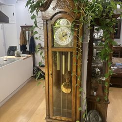 Vintage Howard Miller Grandfather Clock