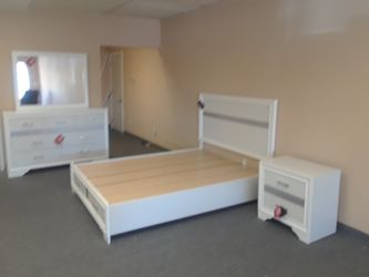 Queen 4 piece bedroom set queen bed frame dresser mirror nightstand box spring not required