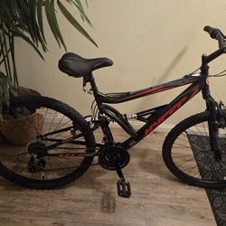 Hyper Mountain Bike