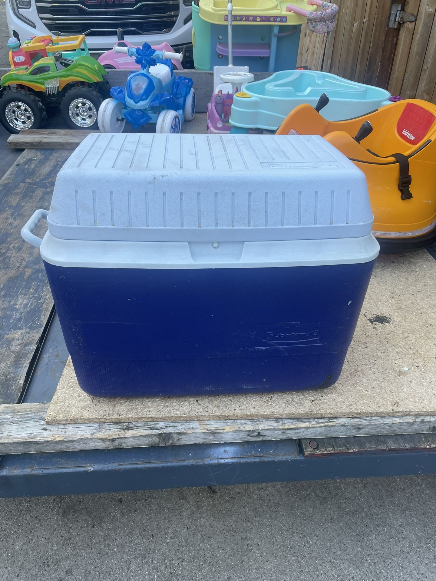 Rubbermaid 56 Cooler, with Hinged Lid and Drain, $10