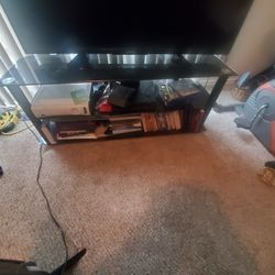 Tv Stand. All Glass. Extra Shelf. 47 Inchs Wide