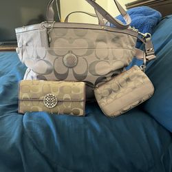 Coach Diaper Bag And Wallet 