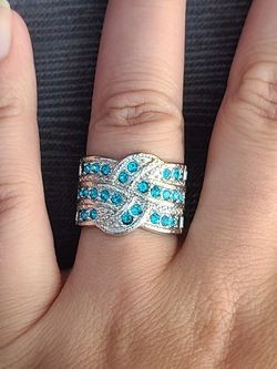 Pretty created blue topaz ring size 7