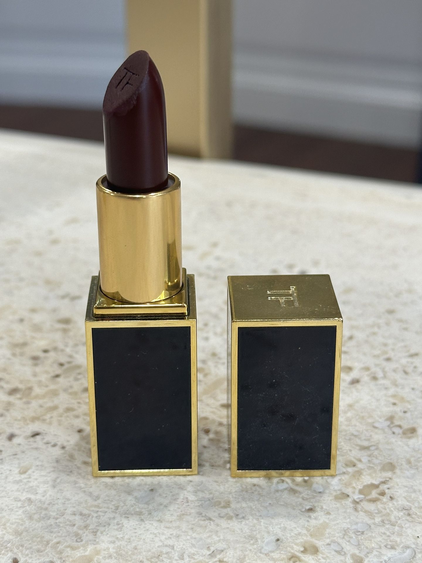 Tom Ford Lipstick 10 Black Dahlia