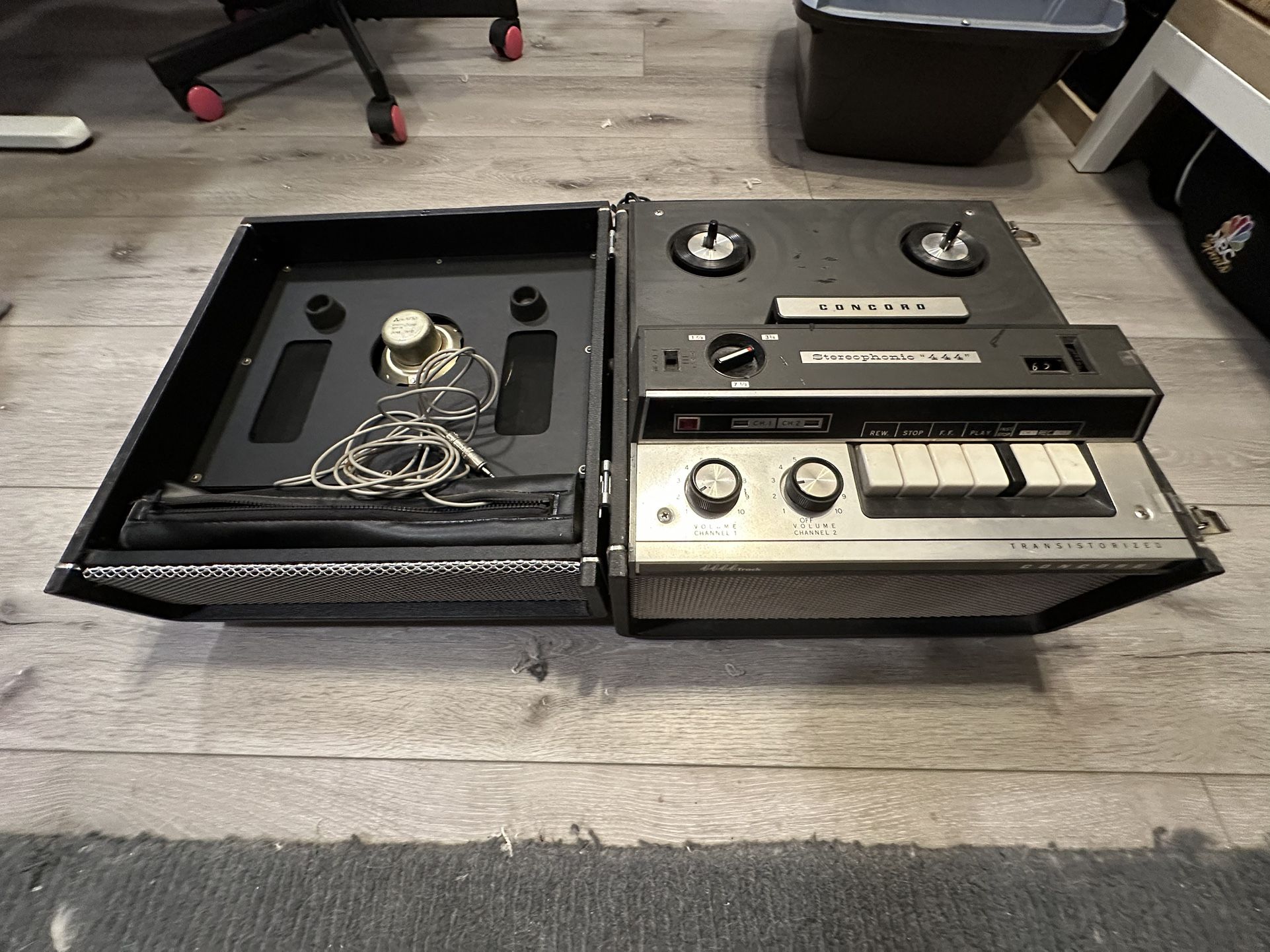 VINTAGE Concord 4444 Reel To Reel Tape Recorder And Player