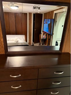 Bedroom set