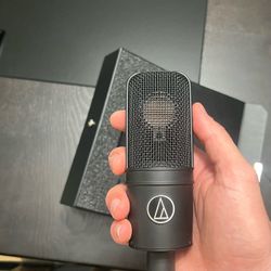 Audio-Technica AT4040 Pro Studio Microphone (Made in Japan) + Case