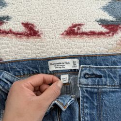 American Eagle High Rise Jeans – Raw Hem