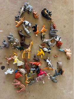 Toy animals over 100 zoo, farm, snakes