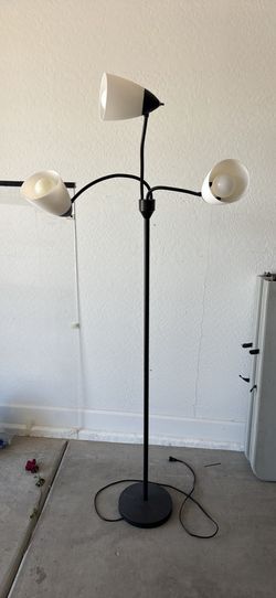 Lamp flexible arms