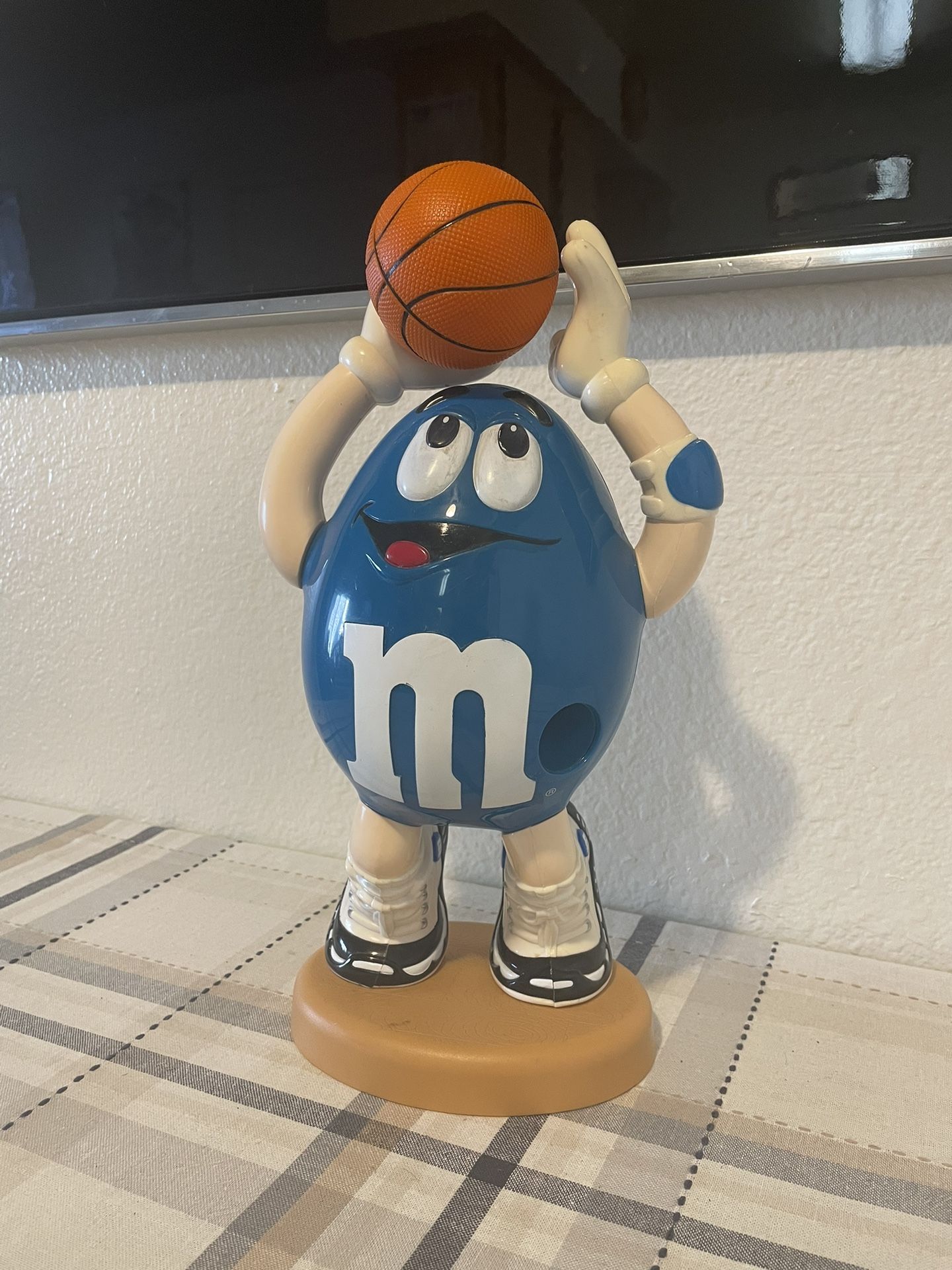 M&M Dispenser
