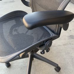Like New Aeron Task Chairs, Fully Options 