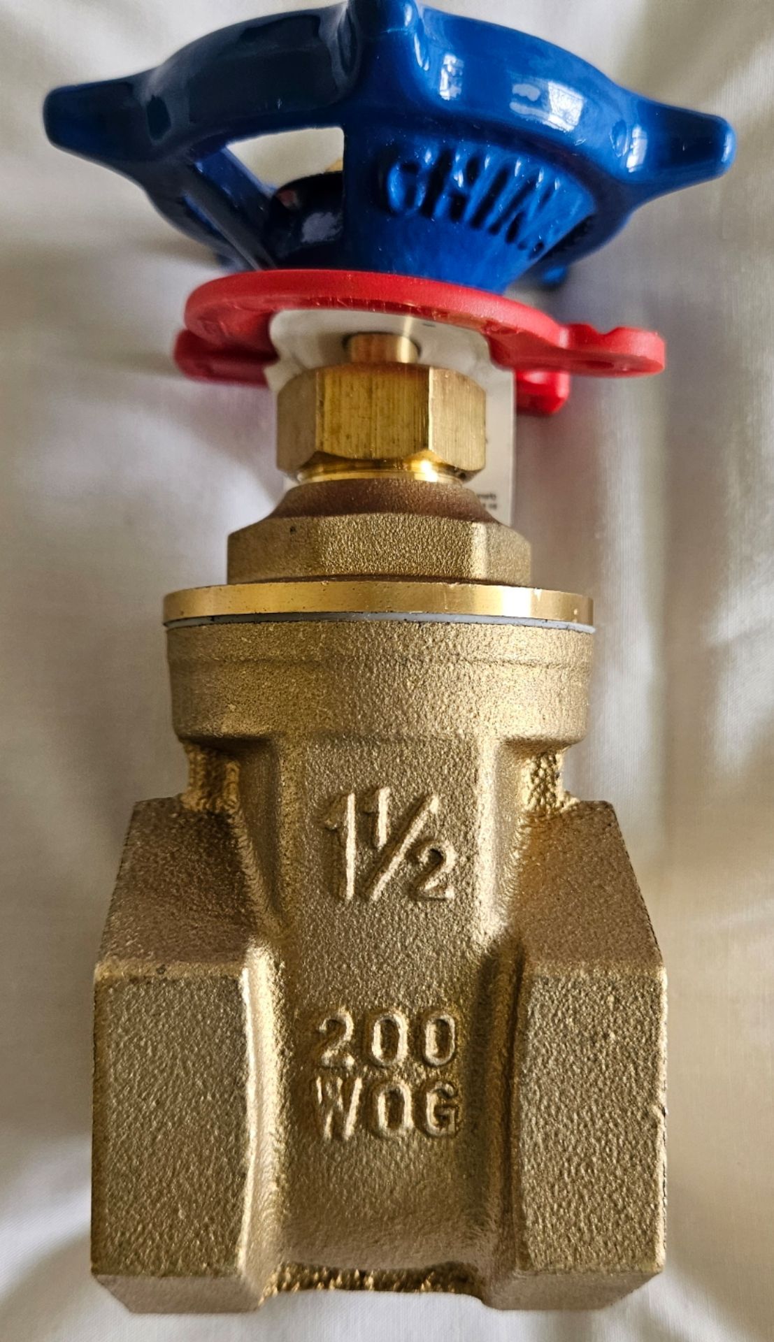 Everbilt 1 - 1/2 Brass Gate Valve 200 WOG Water Oil Gas Heavy Duty Plumbing